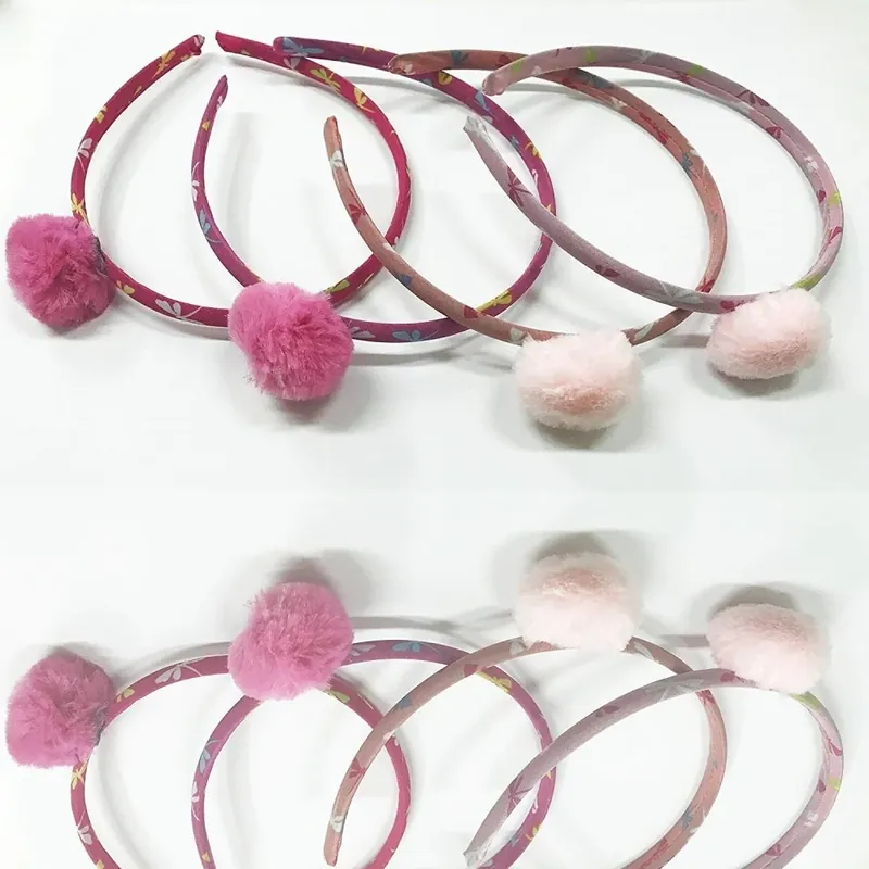 Trade Shop - Set 2 Cerchietti Cerchietto Frontino Rosa Pon Pon Capelli Fermacapelli Accessori - Super Prezzo